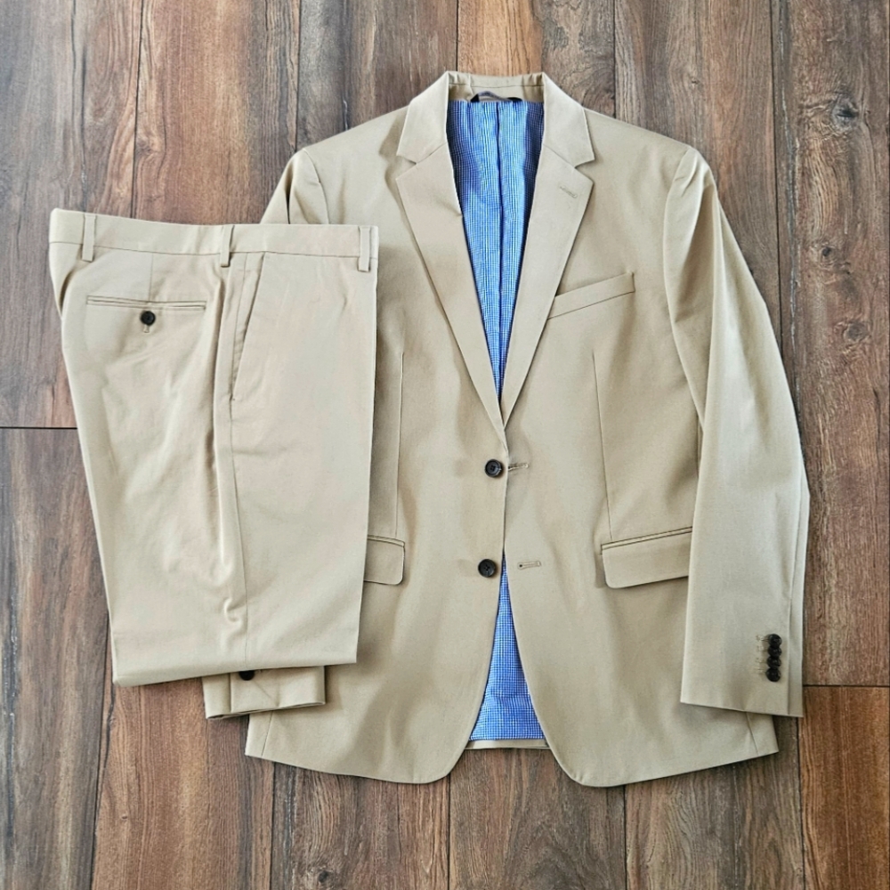 Banana Republic Chino Suit (42R)